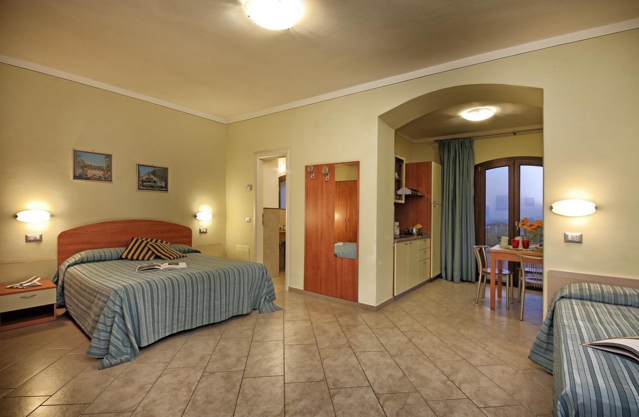 Residence San Rocco Soiano Del Lago Exterior foto